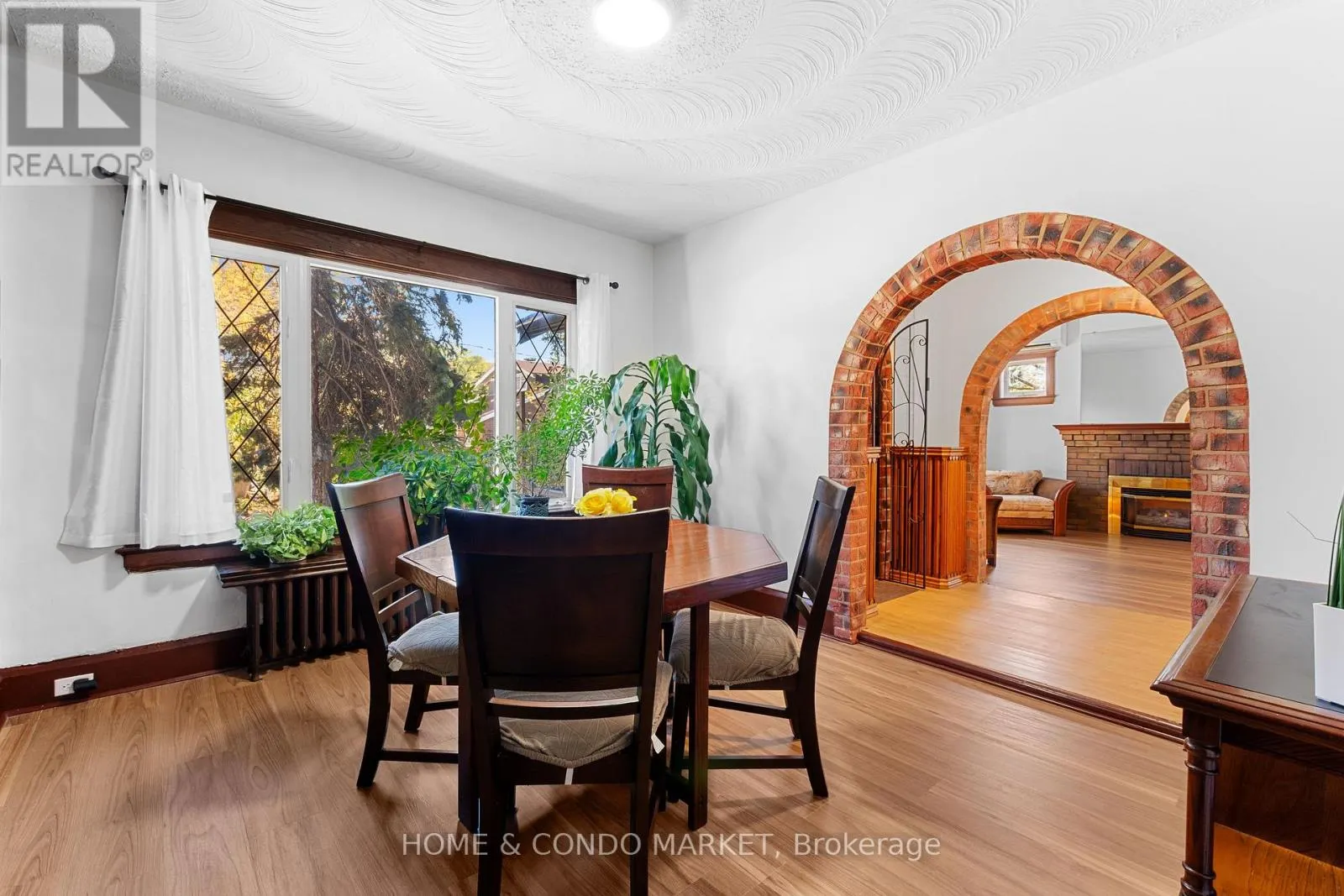 164 BROOKSIDE DRIVE