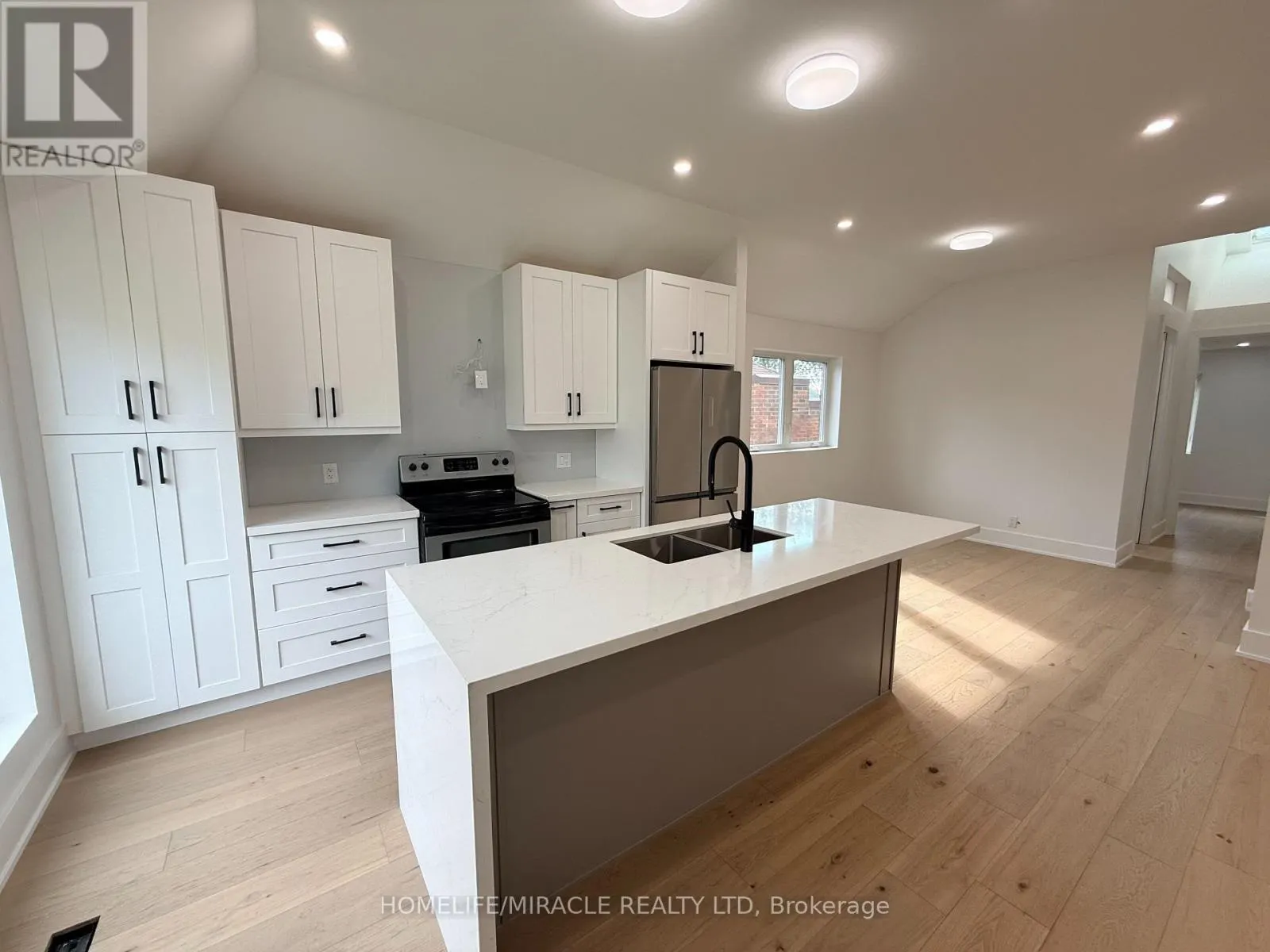 20 SHANEEN BOULEVARD