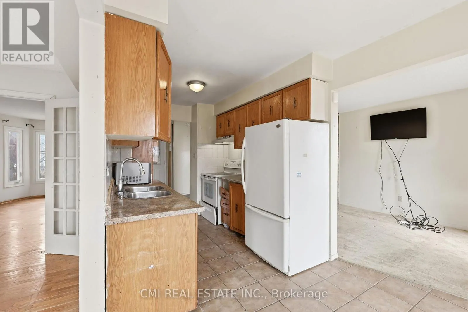 2275 CHAPMAN COURT
