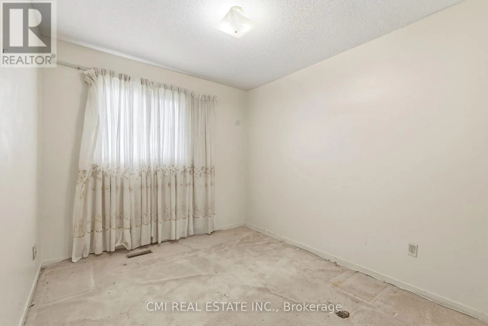 2275 CHAPMAN COURT