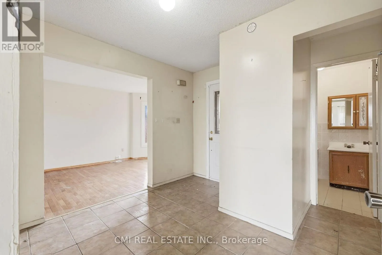 2275 CHAPMAN COURT