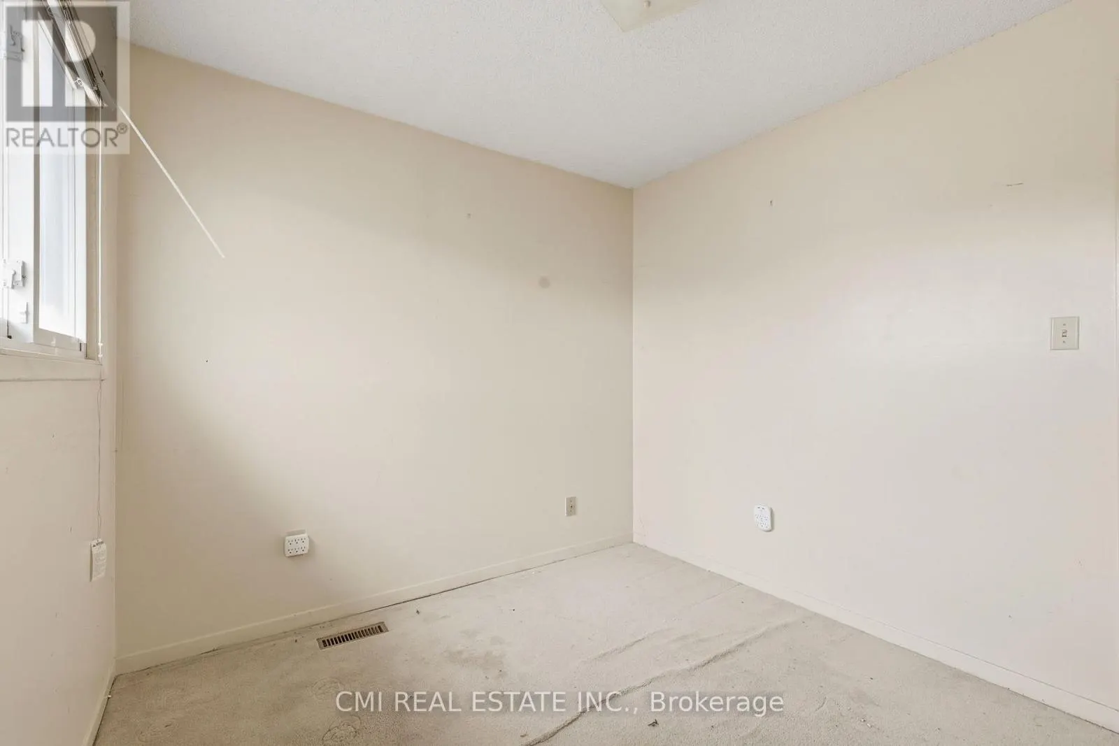 2275 CHAPMAN COURT