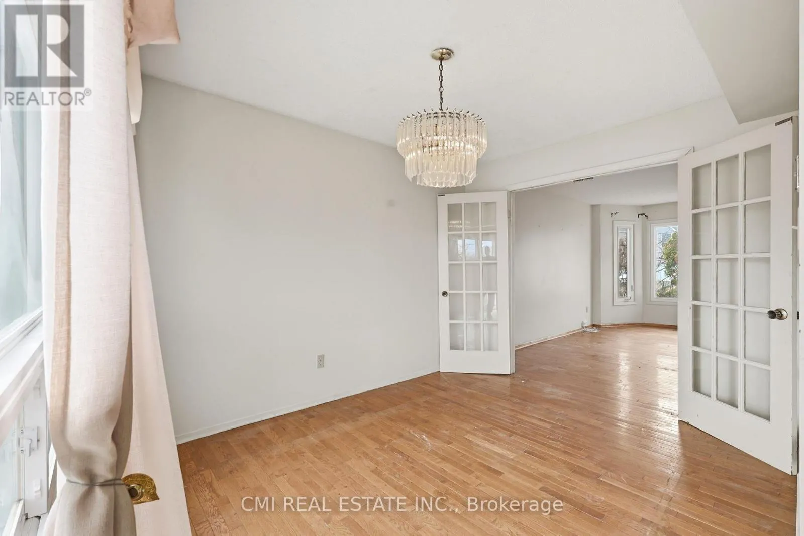 2275 CHAPMAN COURT