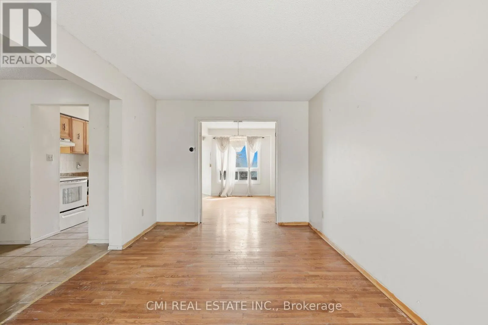 2275 CHAPMAN COURT