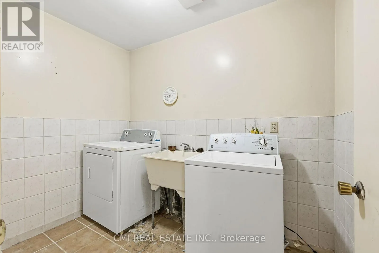 2275 CHAPMAN COURT