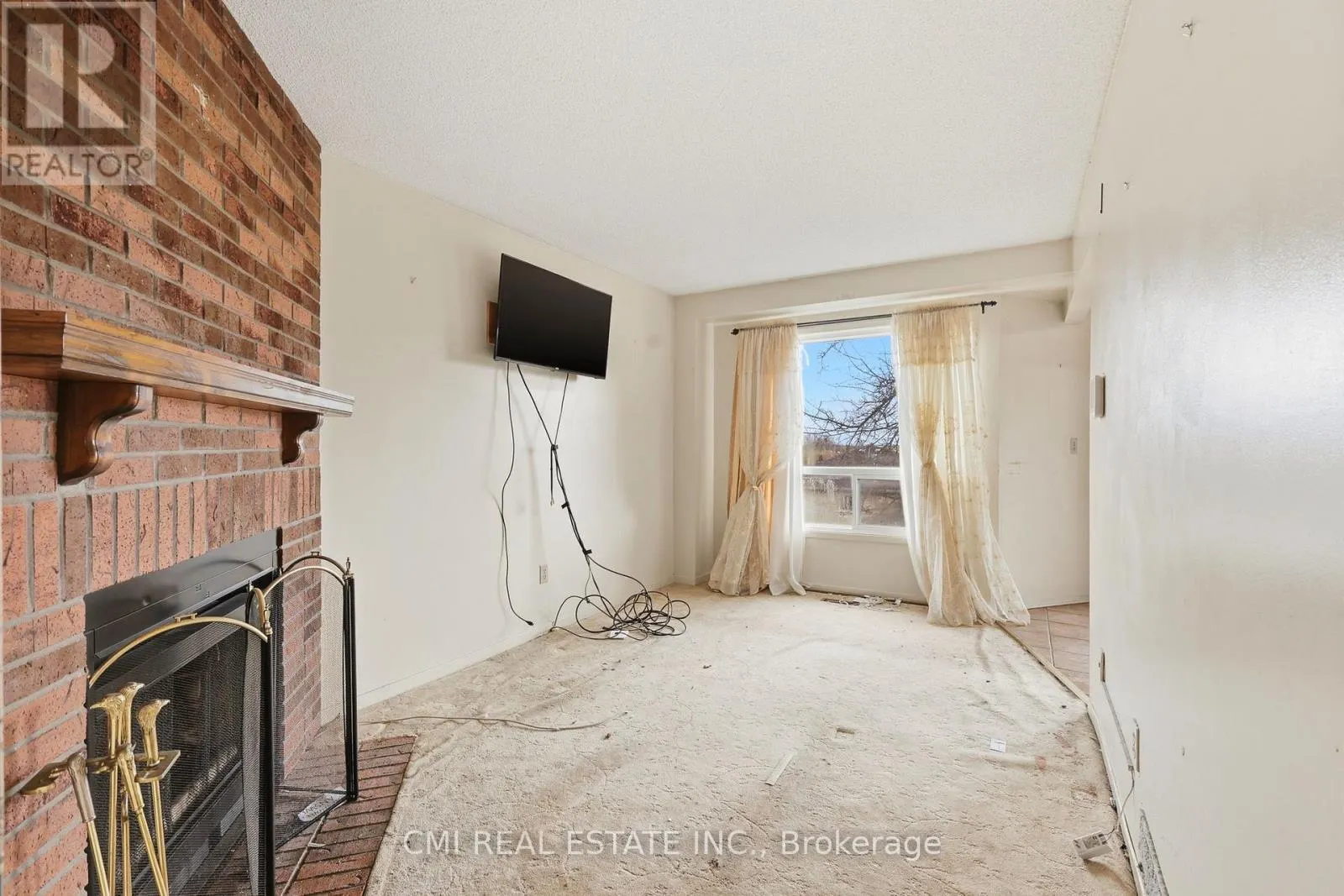 2275 CHAPMAN COURT