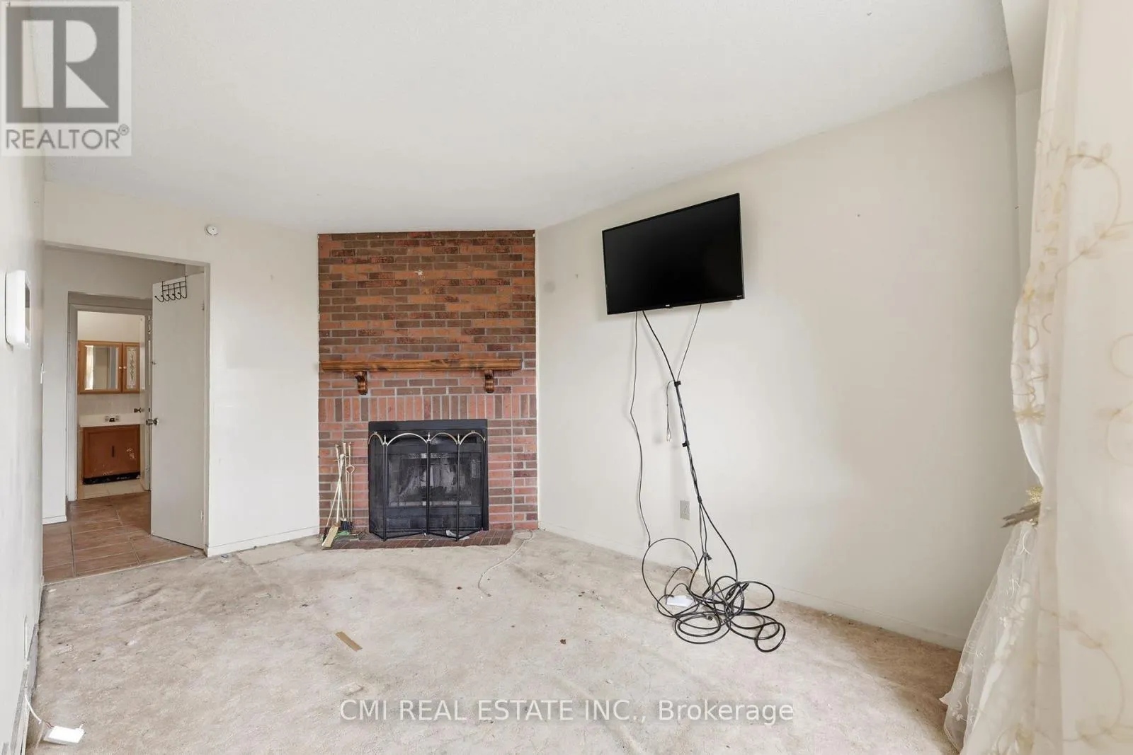 2275 CHAPMAN COURT