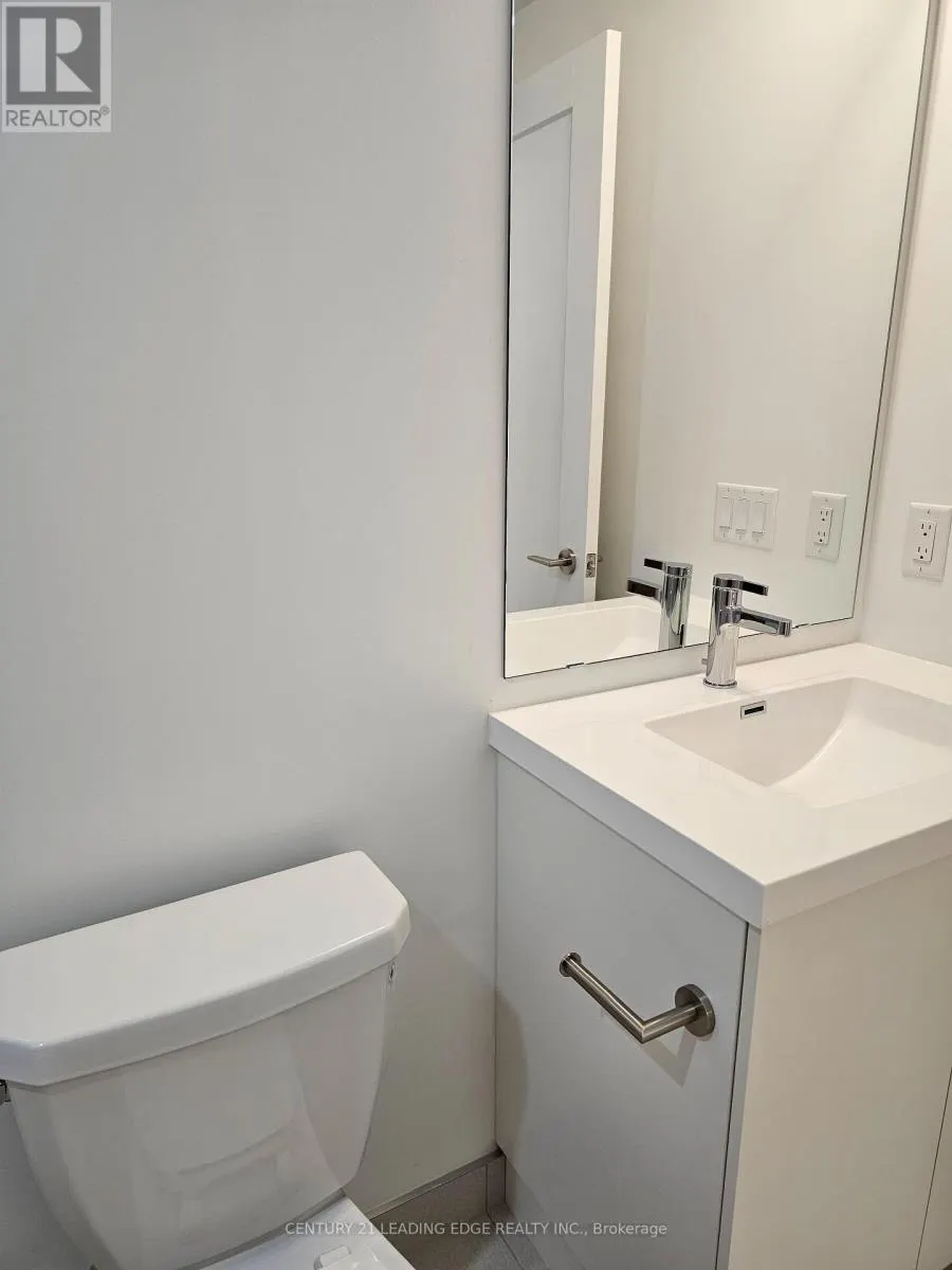 1125 - 2545 SIMCOE STREET N