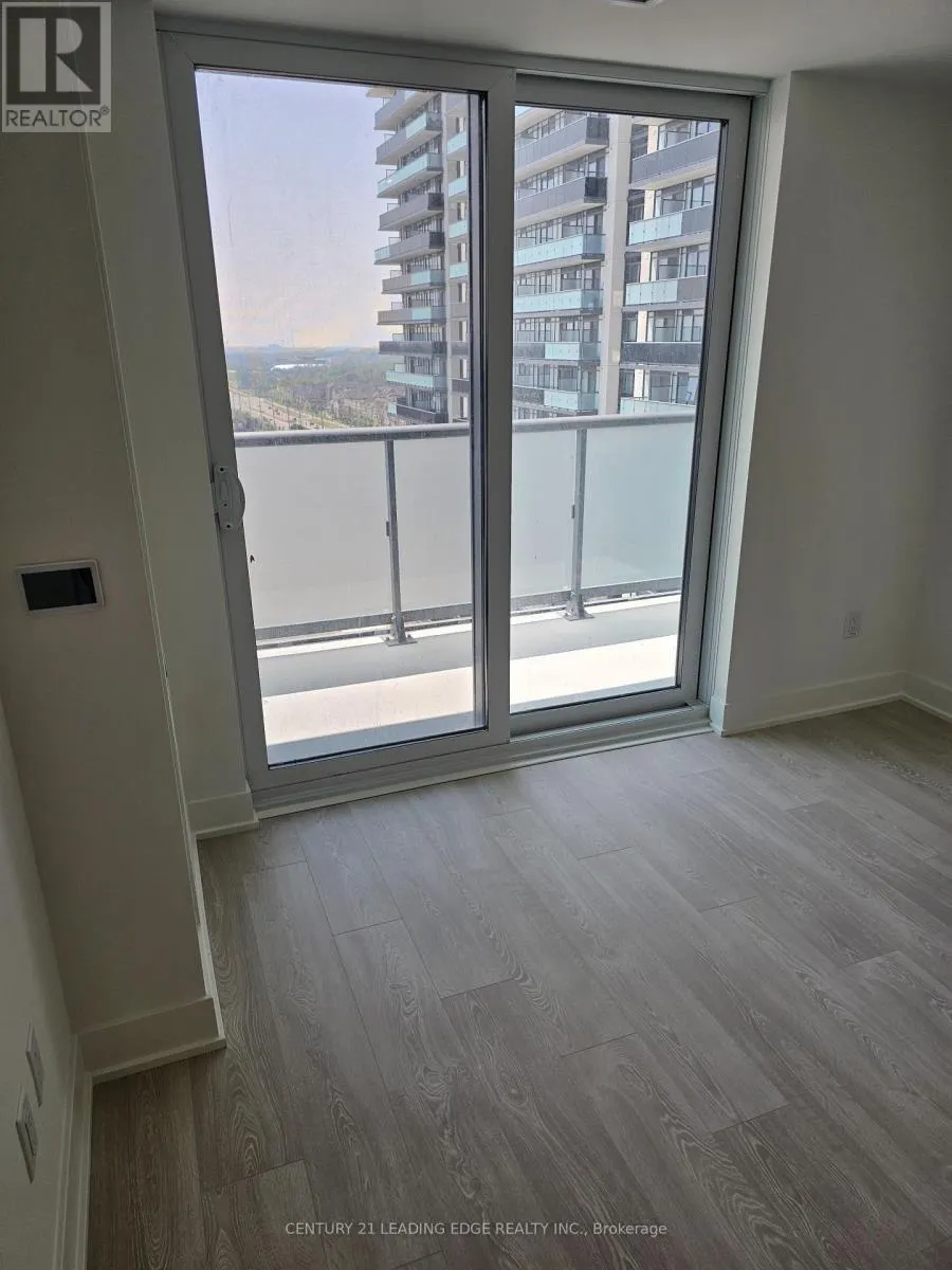 1125 - 2545 SIMCOE STREET N