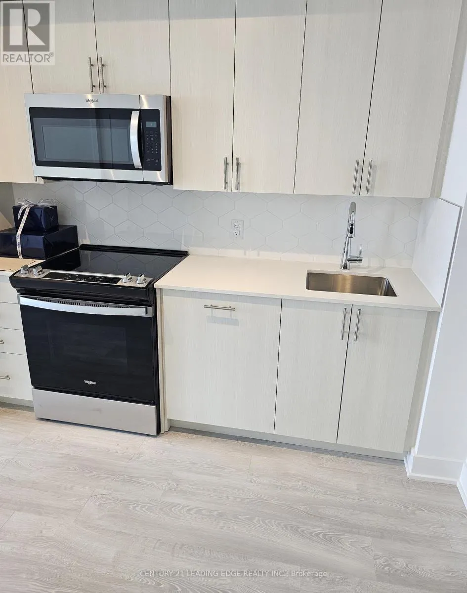 1125 - 2545 SIMCOE STREET N