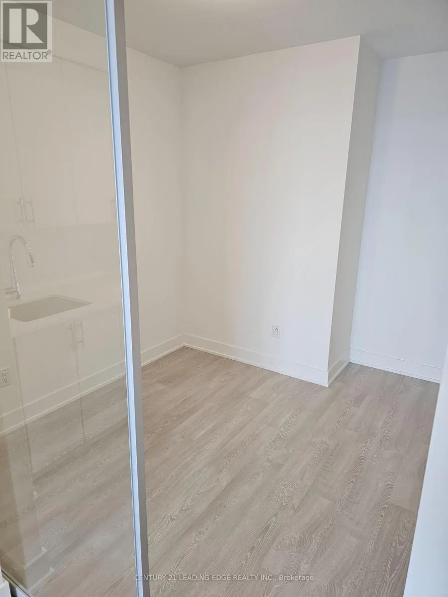 1125 - 2545 SIMCOE STREET N