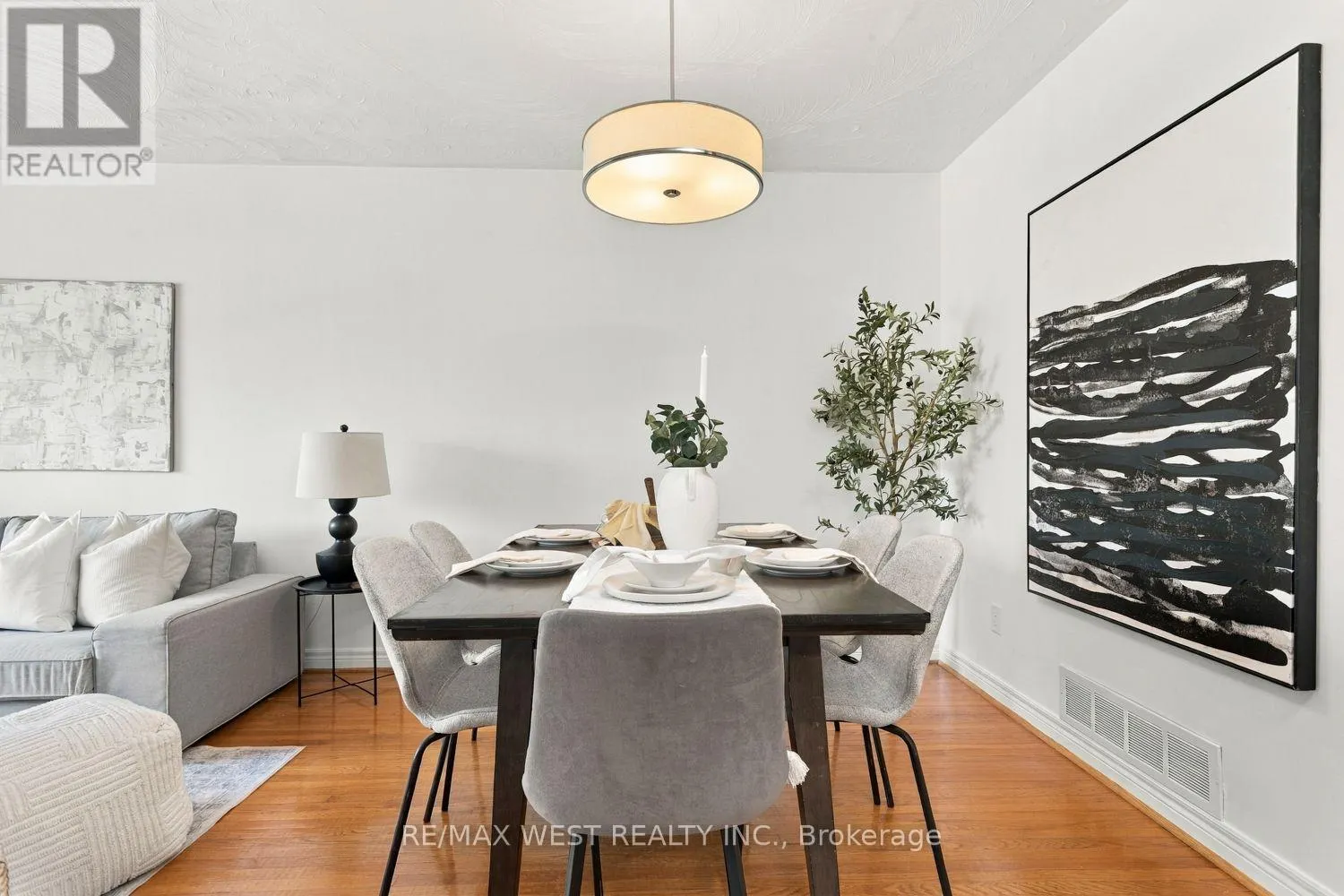 27 GARDENTREE STREET