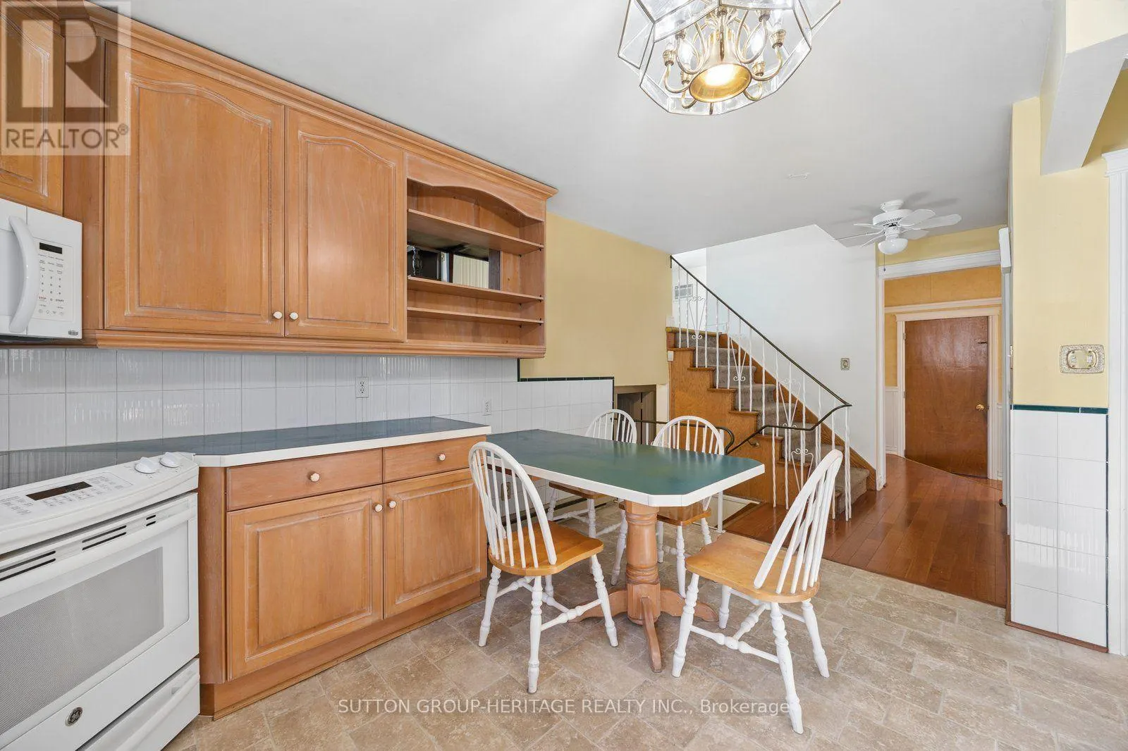 140 LABRADOR DRIVE