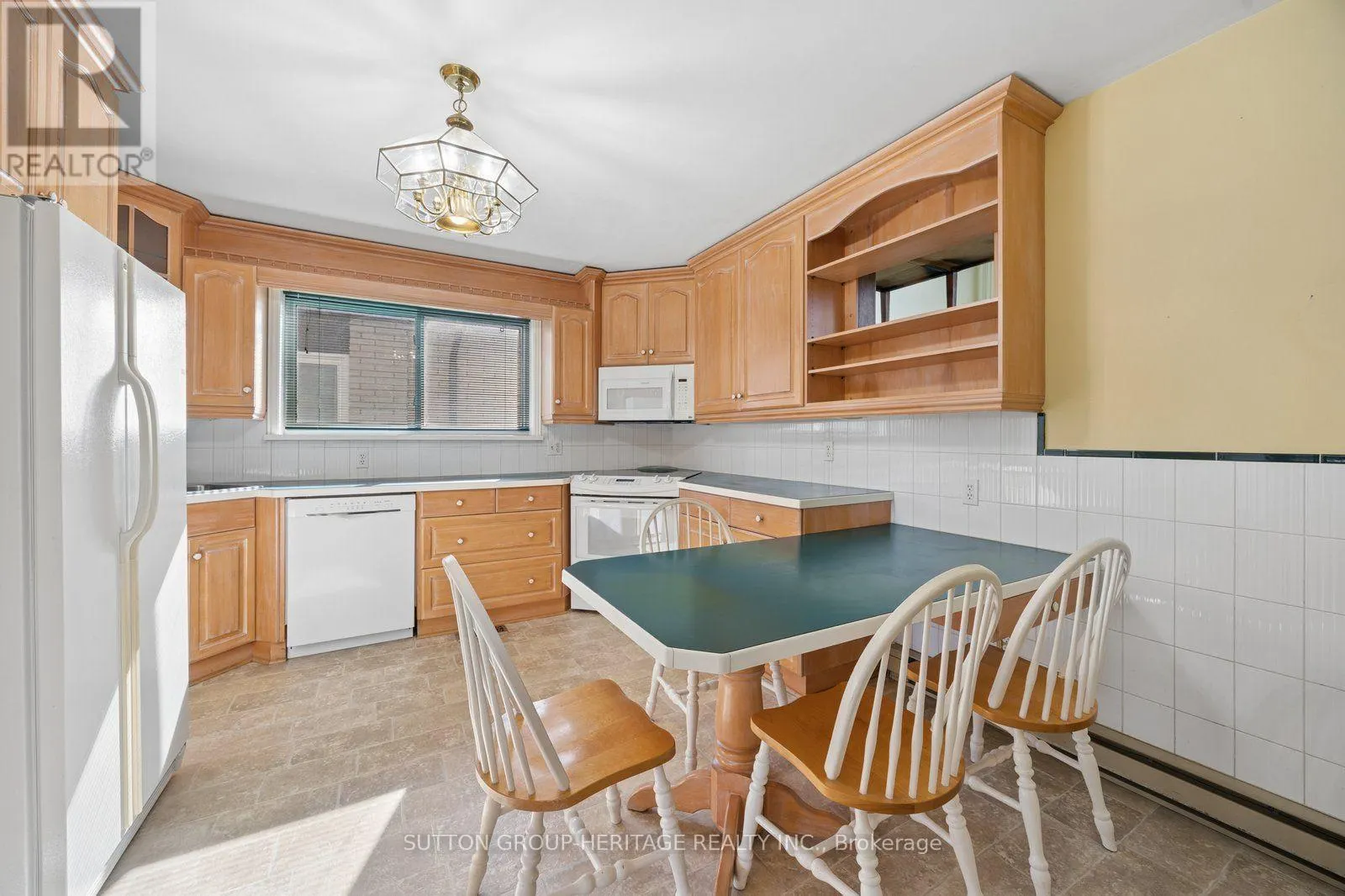 140 LABRADOR DRIVE