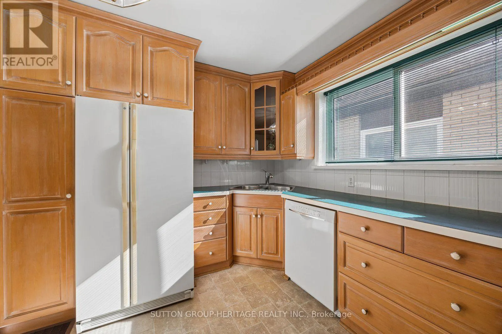 140 LABRADOR DRIVE