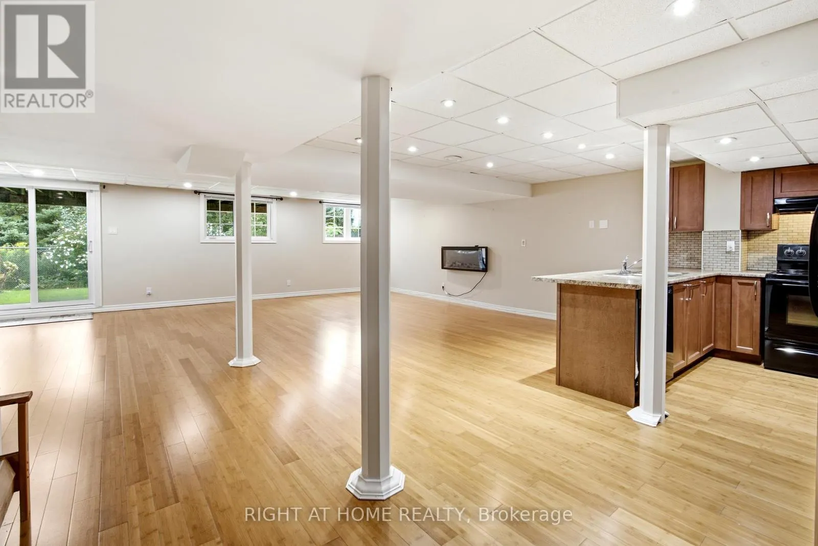 1427 ALDERGROVE COURT