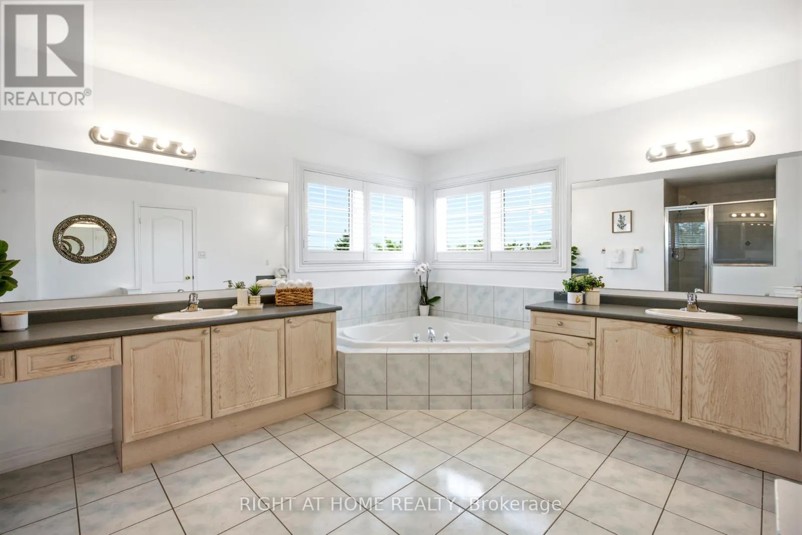 1427 ALDERGROVE COURT