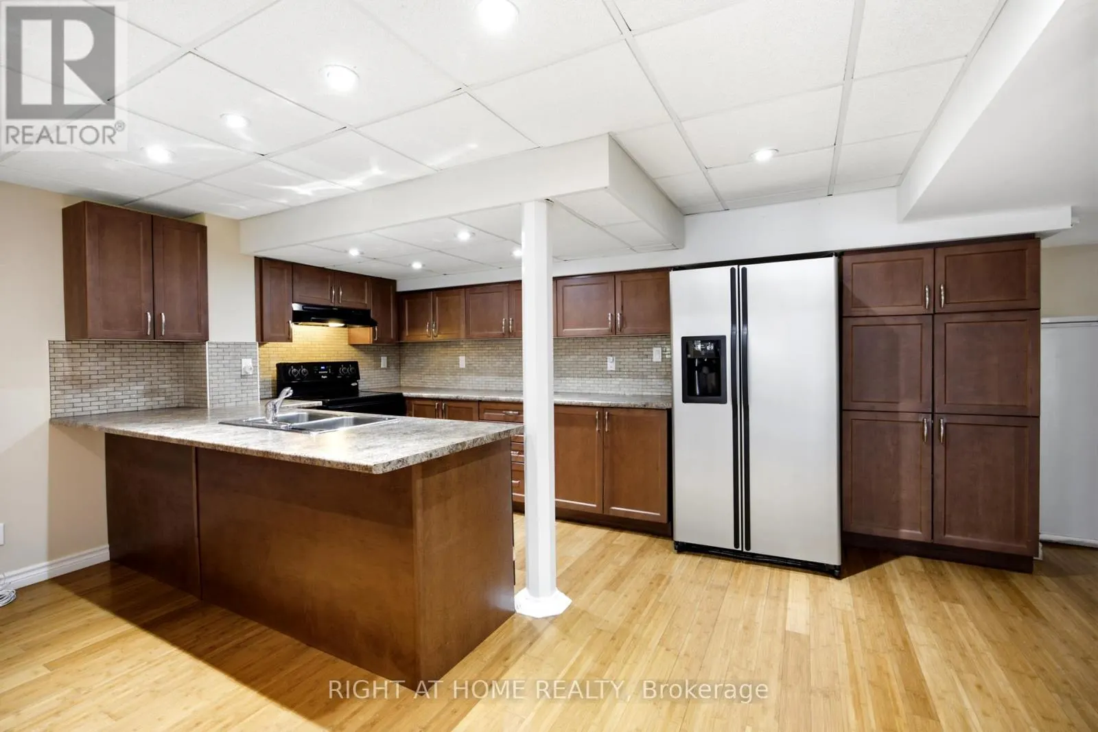 1427 ALDERGROVE COURT
