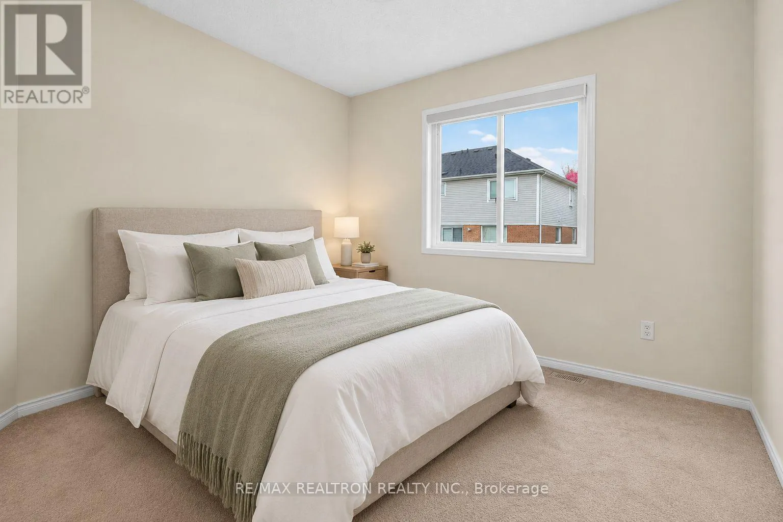 11 MIDDLECOTE DRIVE