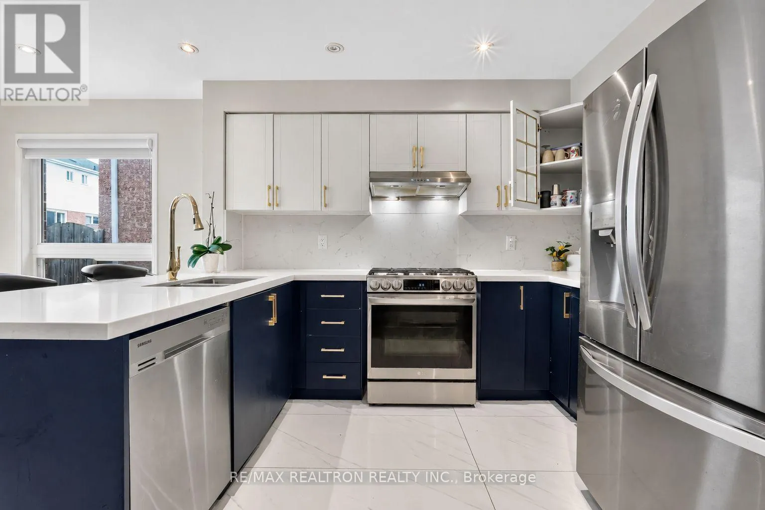 11 MIDDLECOTE DRIVE