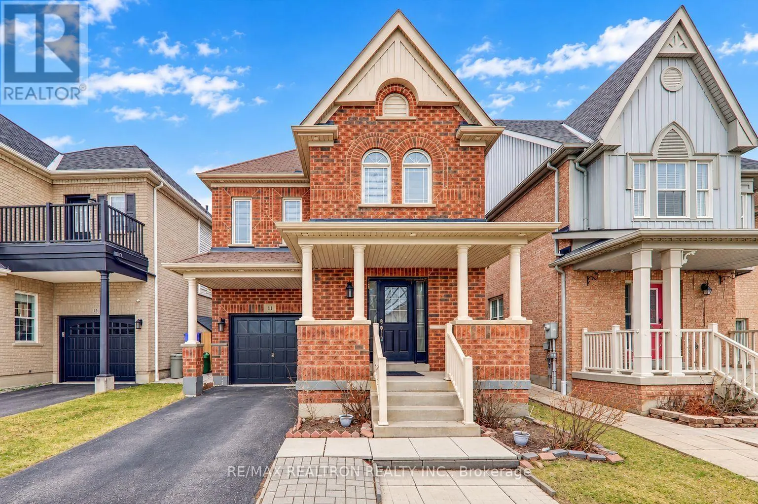 11 MIDDLECOTE DRIVE