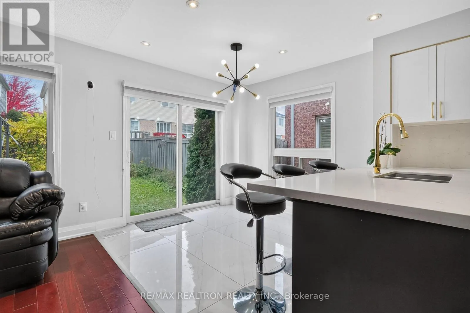 11 MIDDLECOTE DRIVE