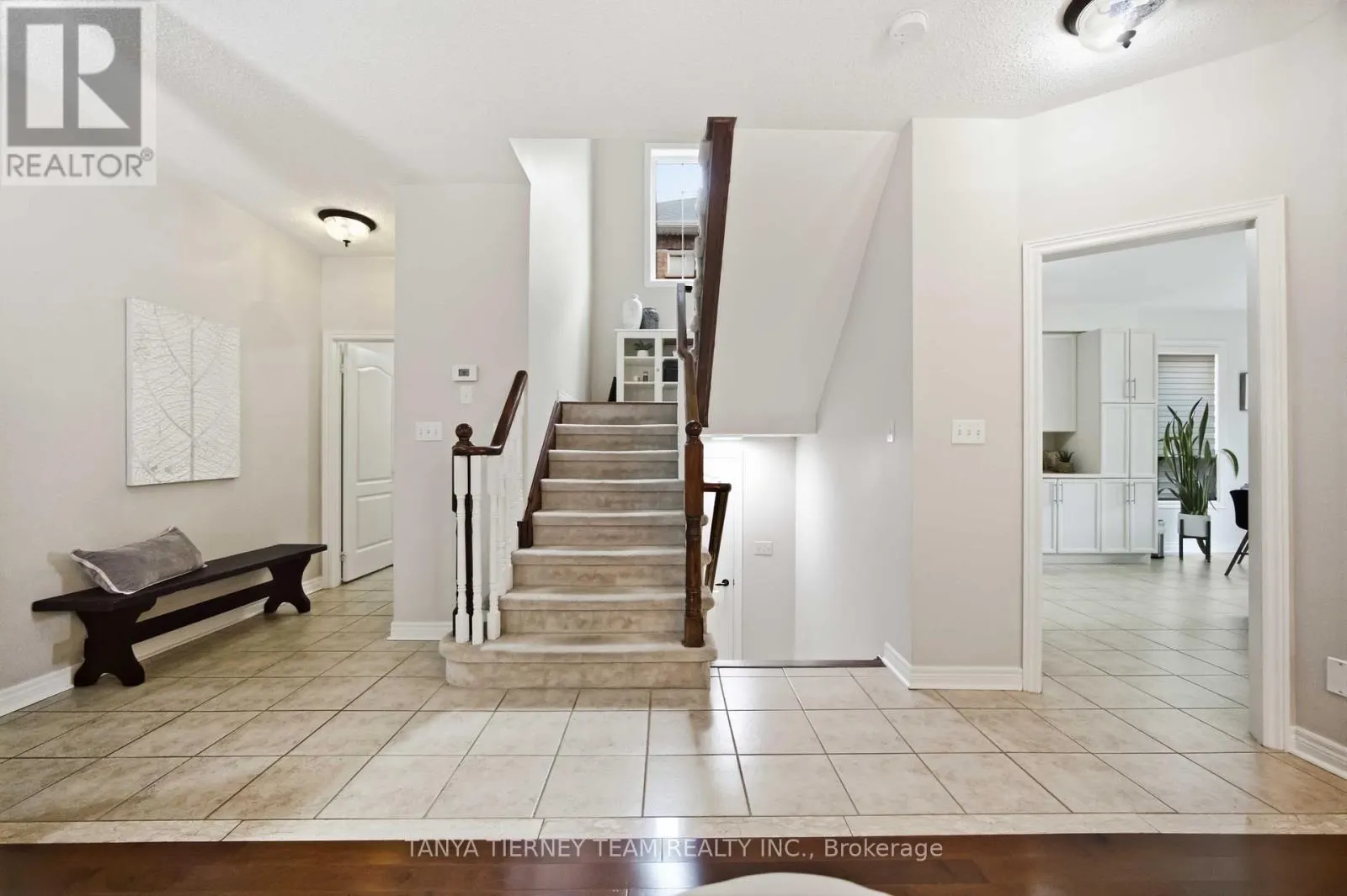 17 CODY AVENUE