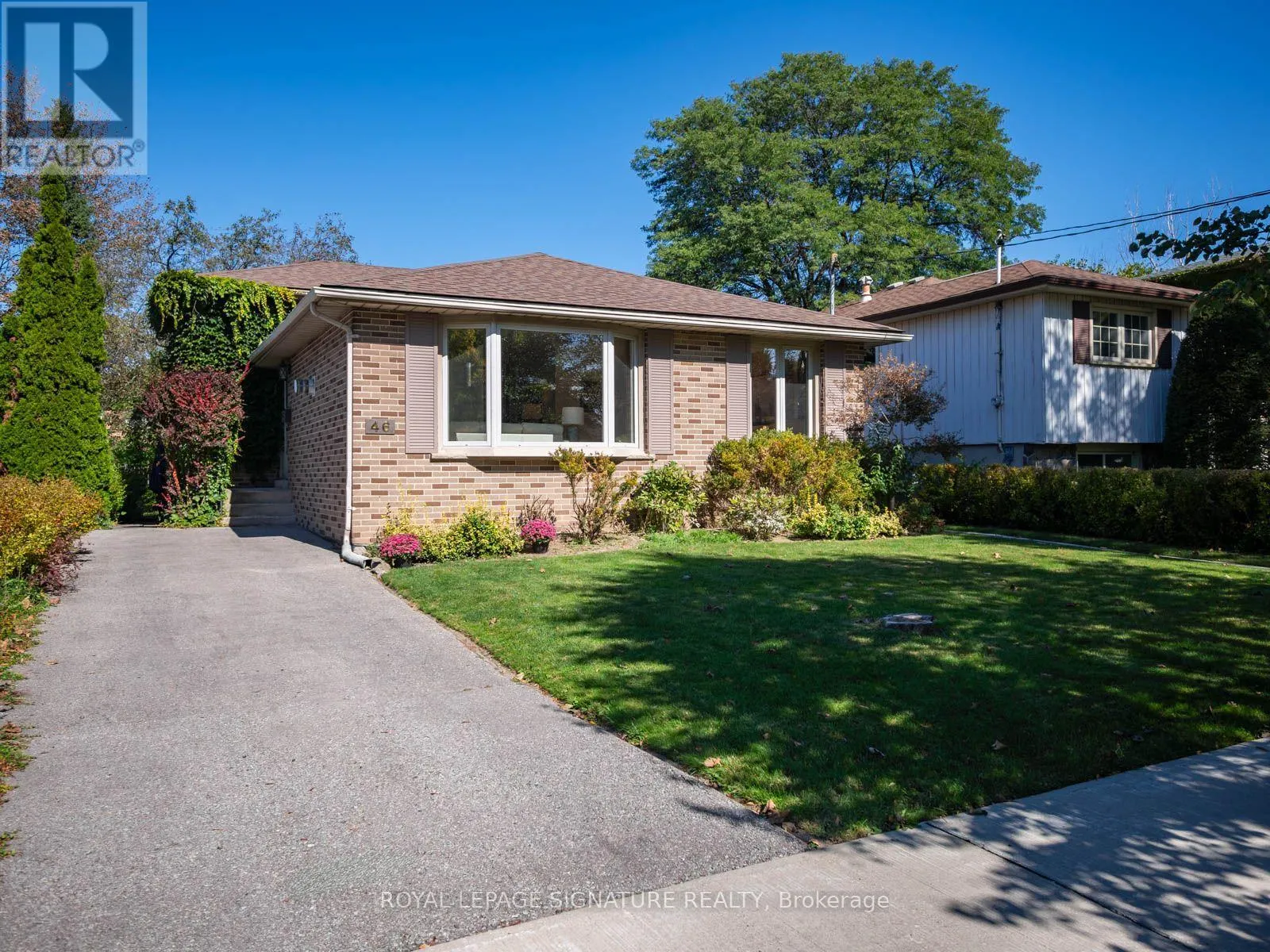 46 MANORGLEN CRESCENT
