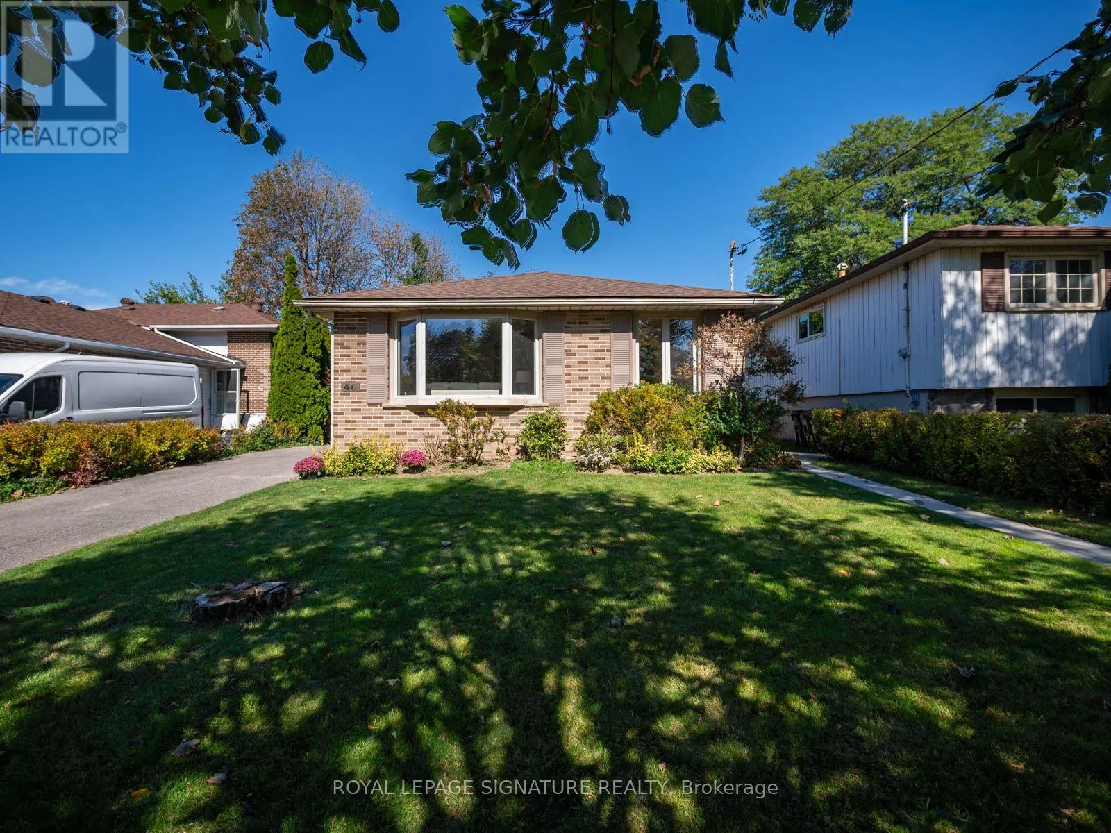 46 MANORGLEN CRESCENT