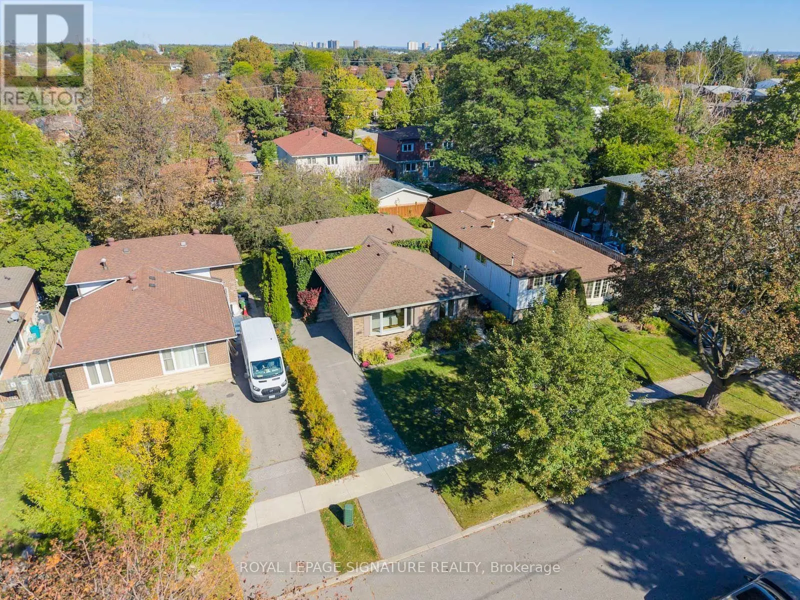 46 MANORGLEN CRESCENT