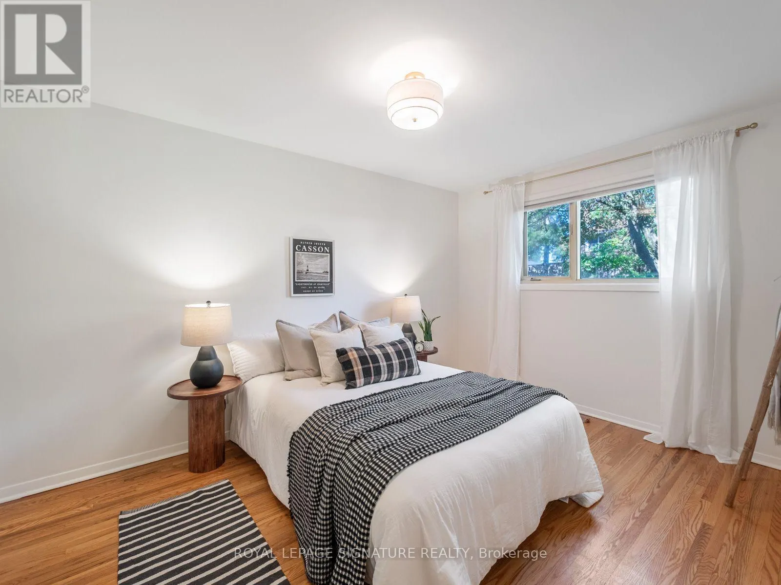 46 MANORGLEN CRESCENT