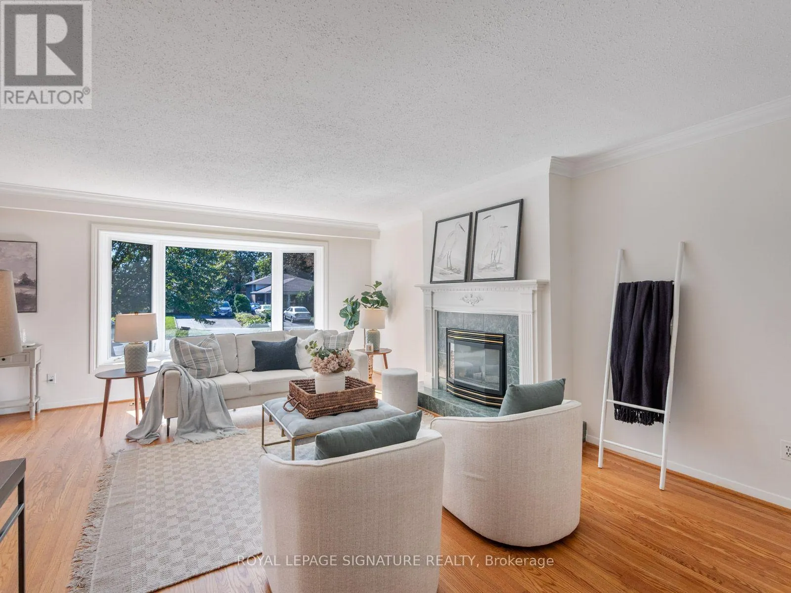 46 MANORGLEN CRESCENT