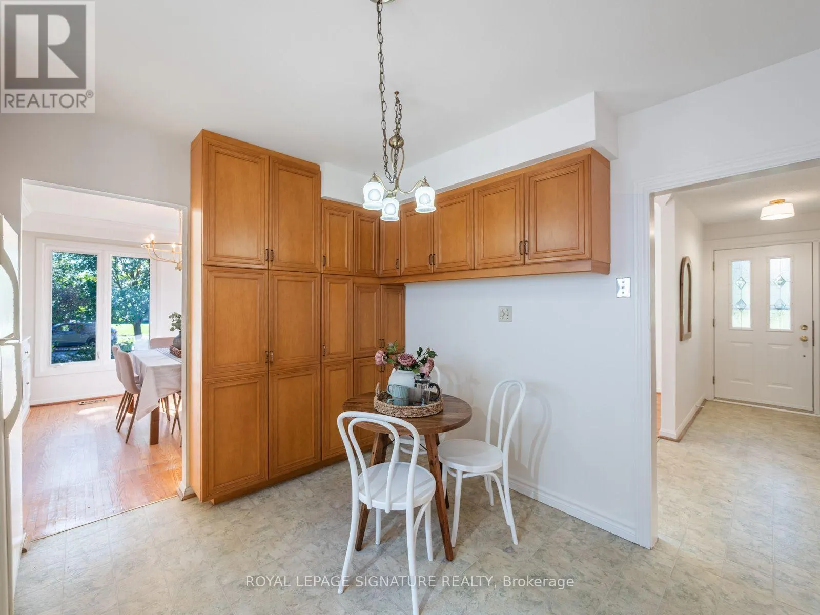 46 MANORGLEN CRESCENT