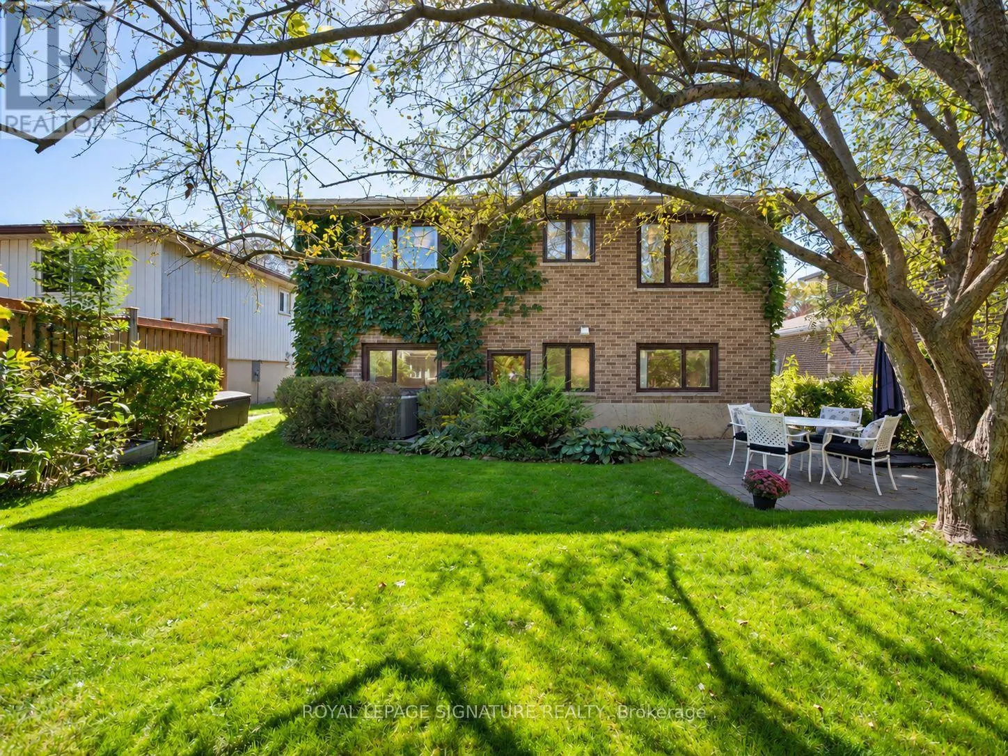 46 MANORGLEN CRESCENT