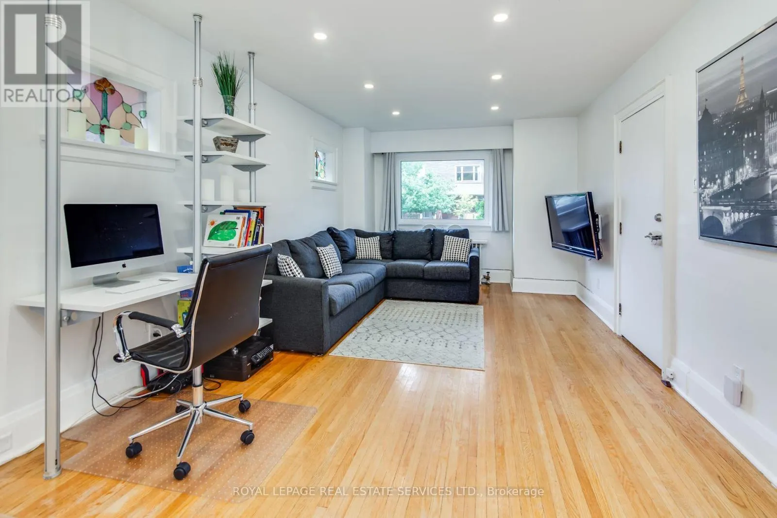 23 KINGS PARK BOULEVARD