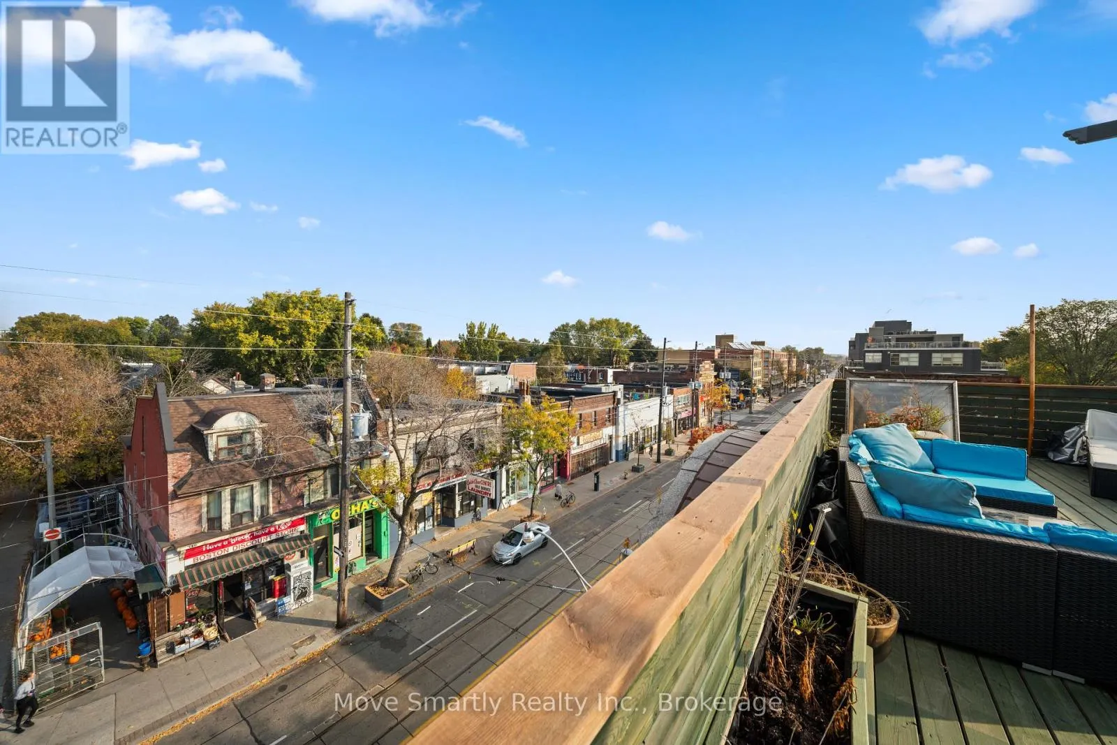 969 QUEEN STREET E