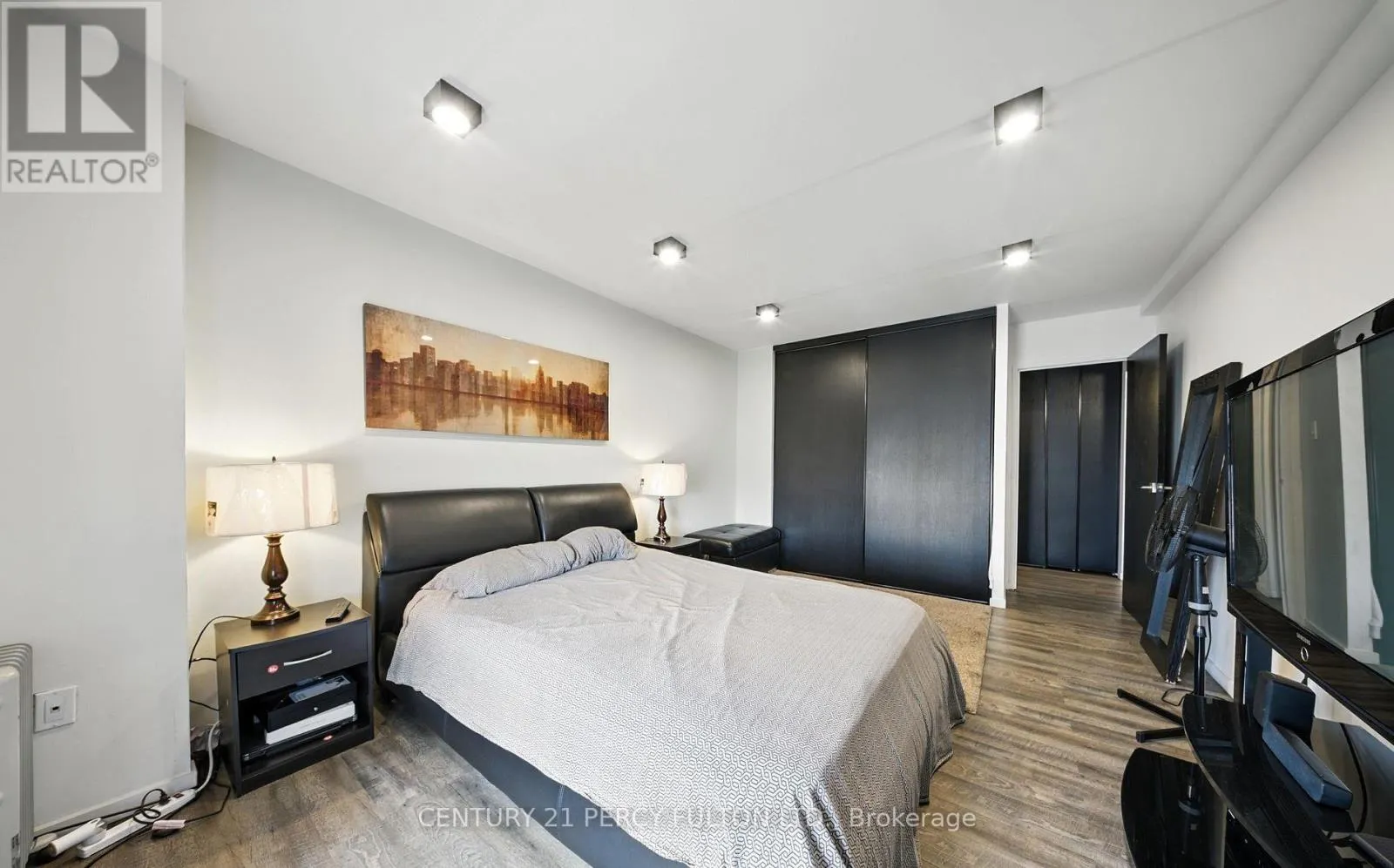 1212 - 2 GLAMORGAN AVENUE