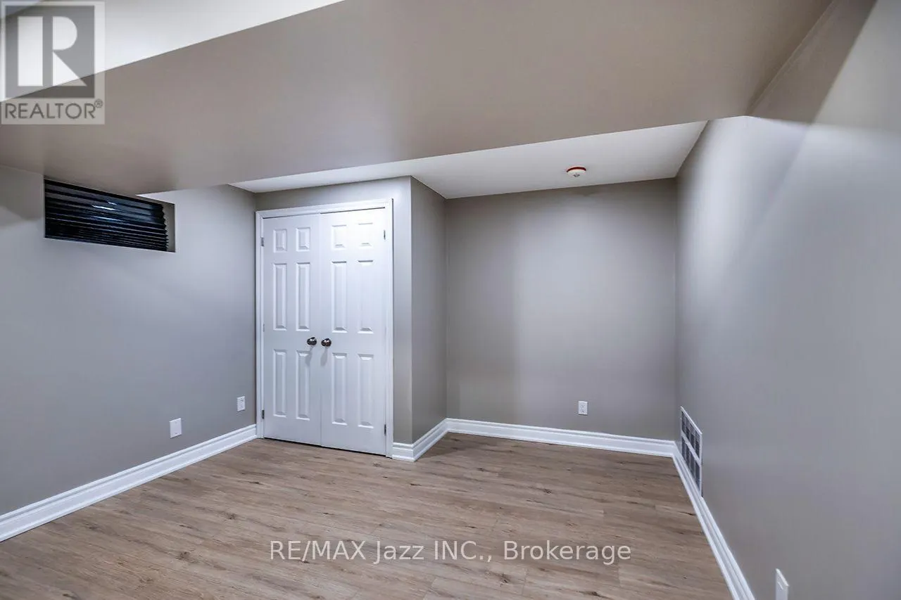 LOWER - 14 ARNOLD CRESCENT #Lower