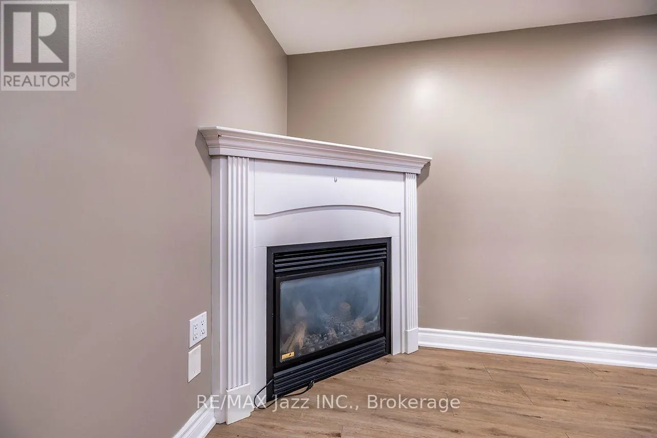 LOWER - 14 ARNOLD CRESCENT #Lower