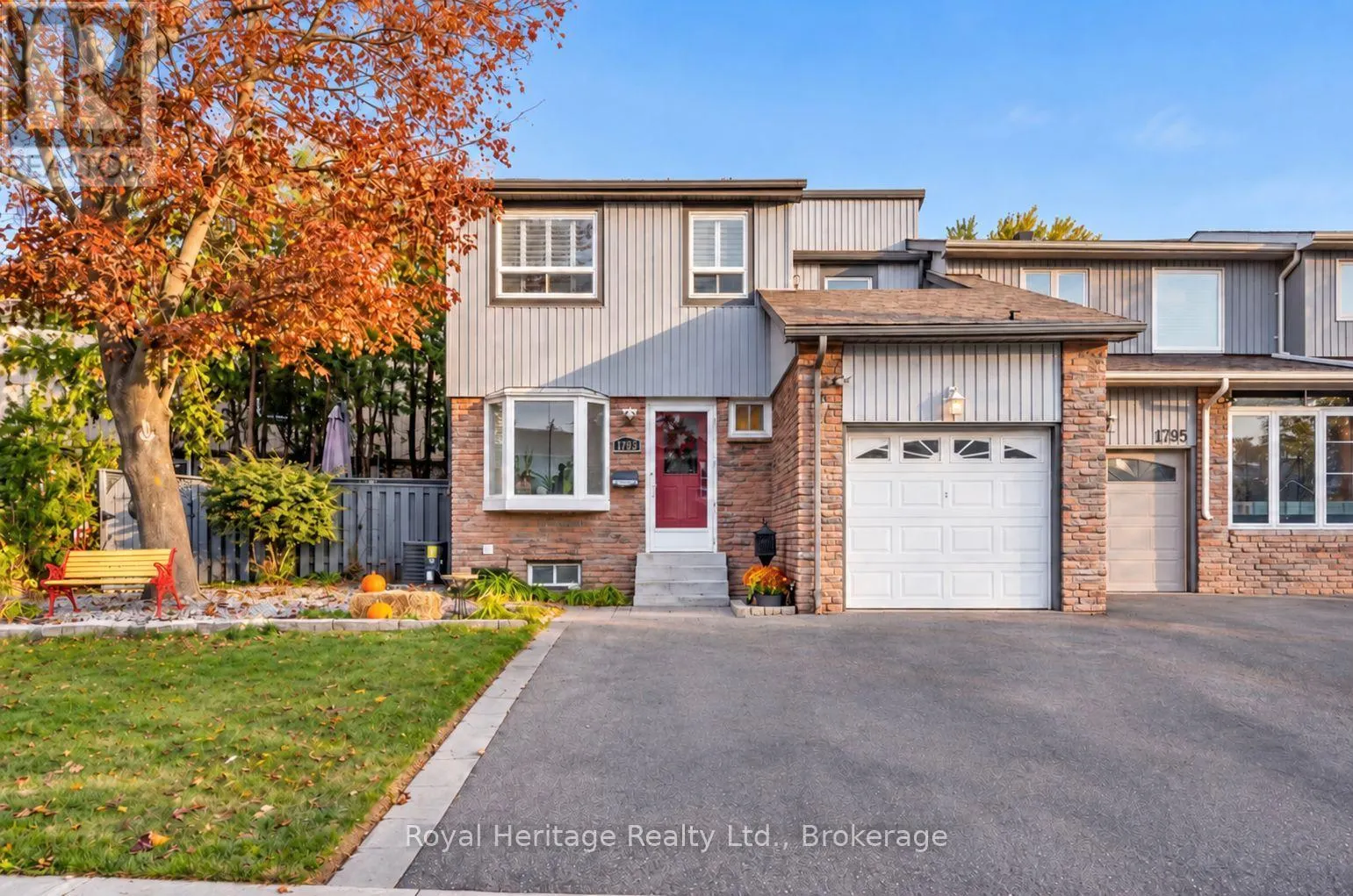 1795 BRONTE SQUARE
