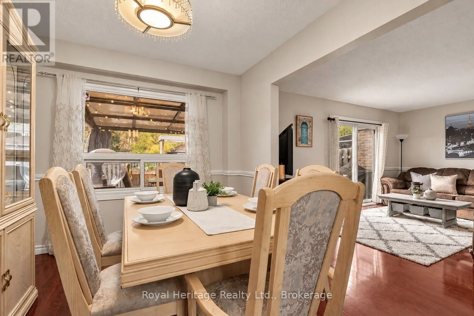 1795 BRONTE SQUARE