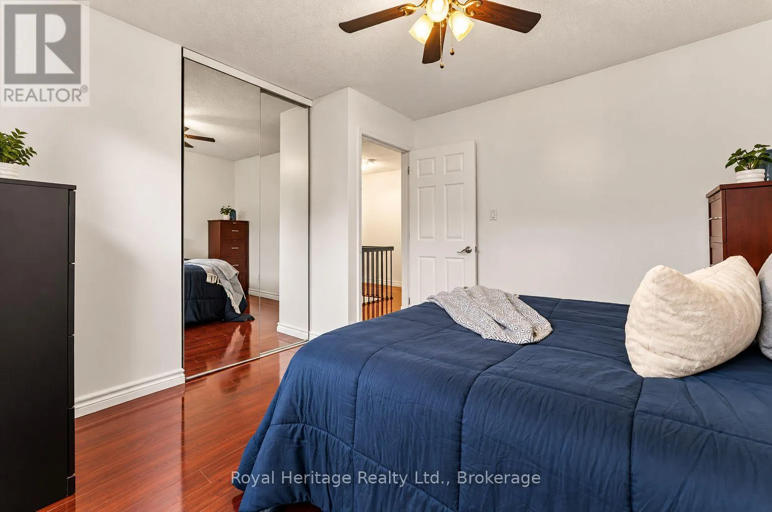 1795 BRONTE SQUARE