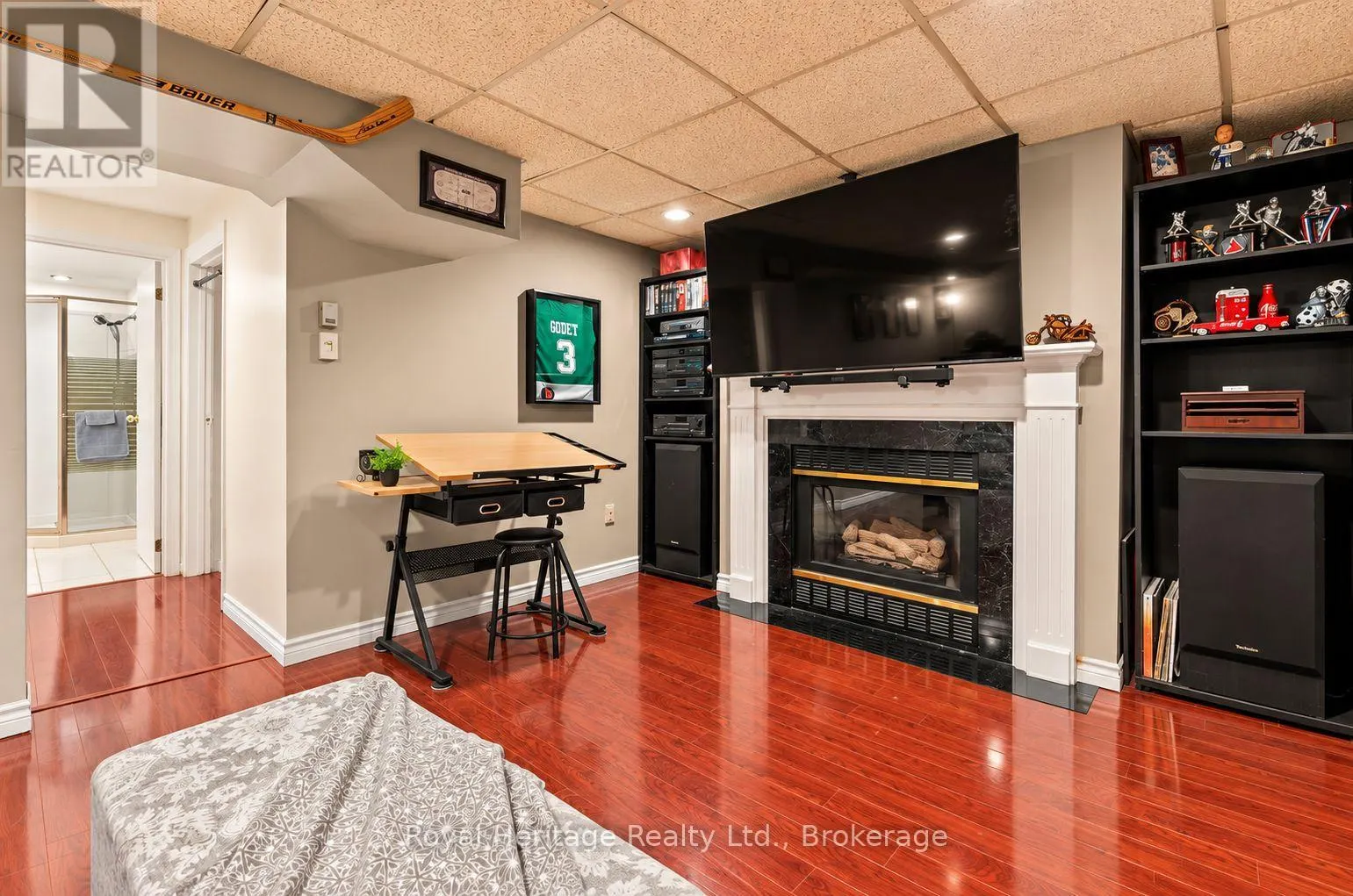 1795 BRONTE SQUARE