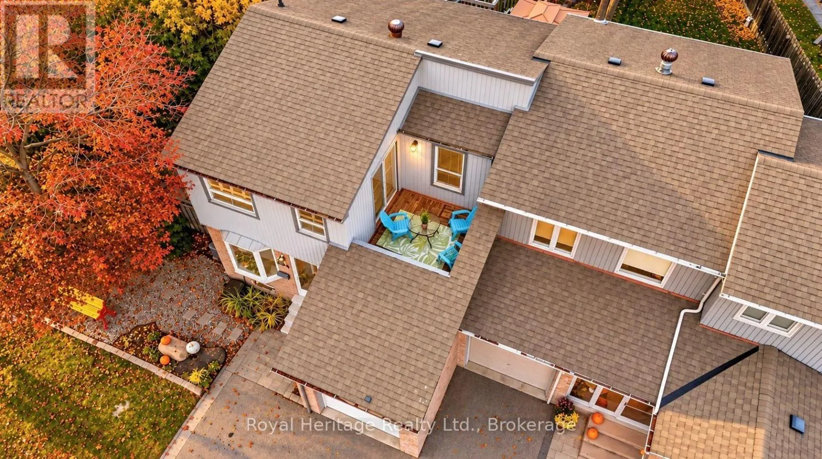 1795 BRONTE SQUARE