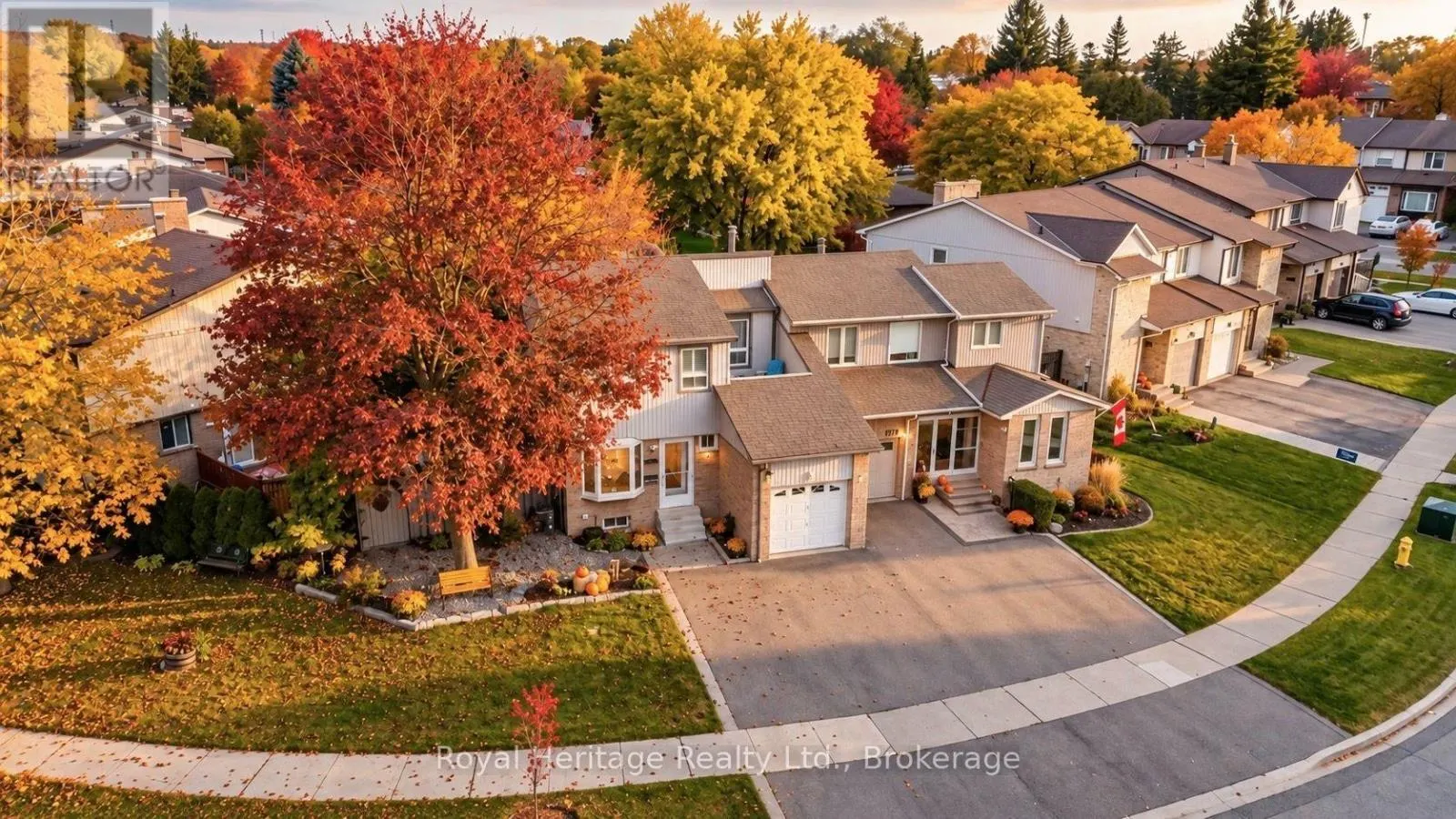 1795 BRONTE SQUARE