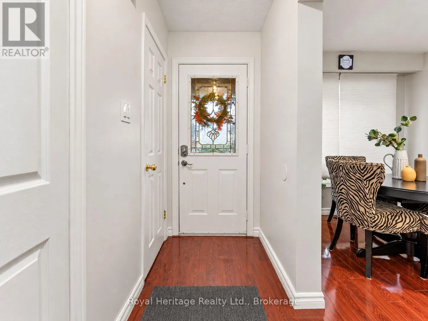 1795 BRONTE SQUARE