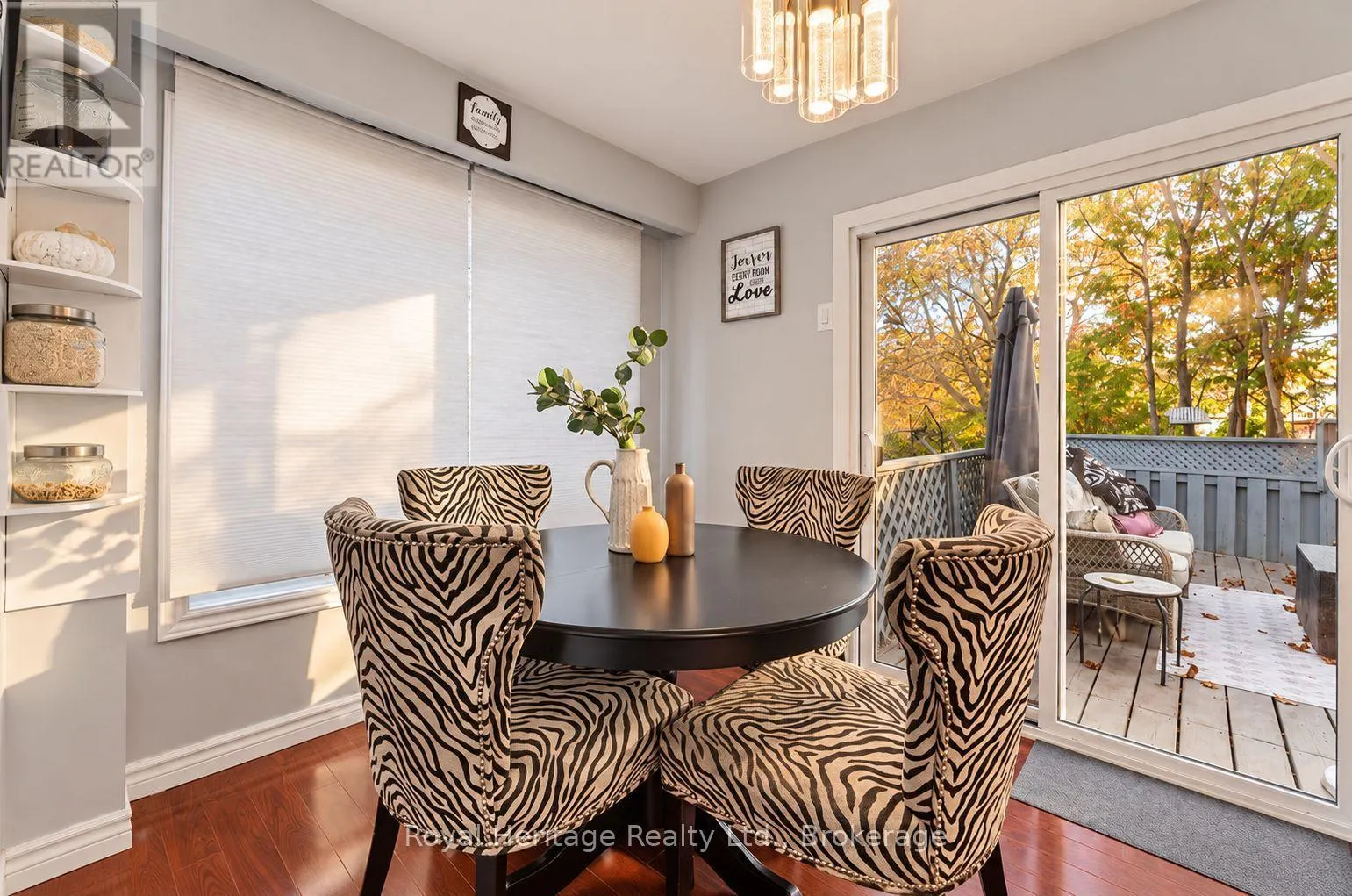 1795 BRONTE SQUARE