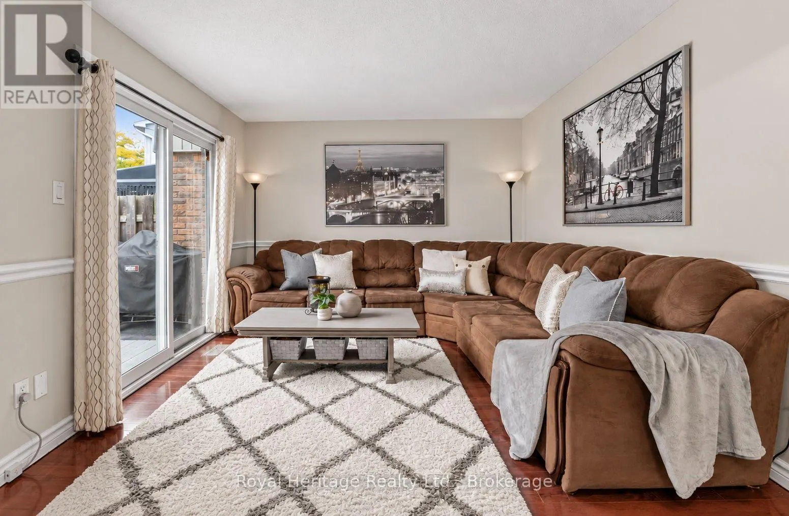 1795 BRONTE SQUARE