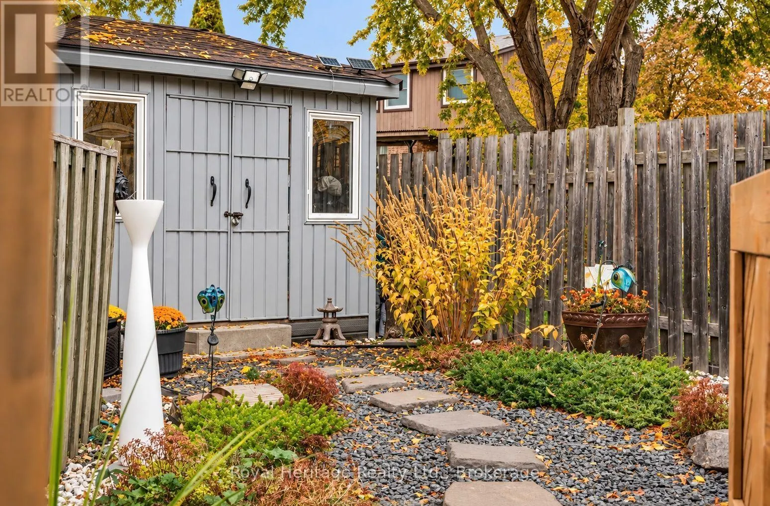 1795 BRONTE SQUARE