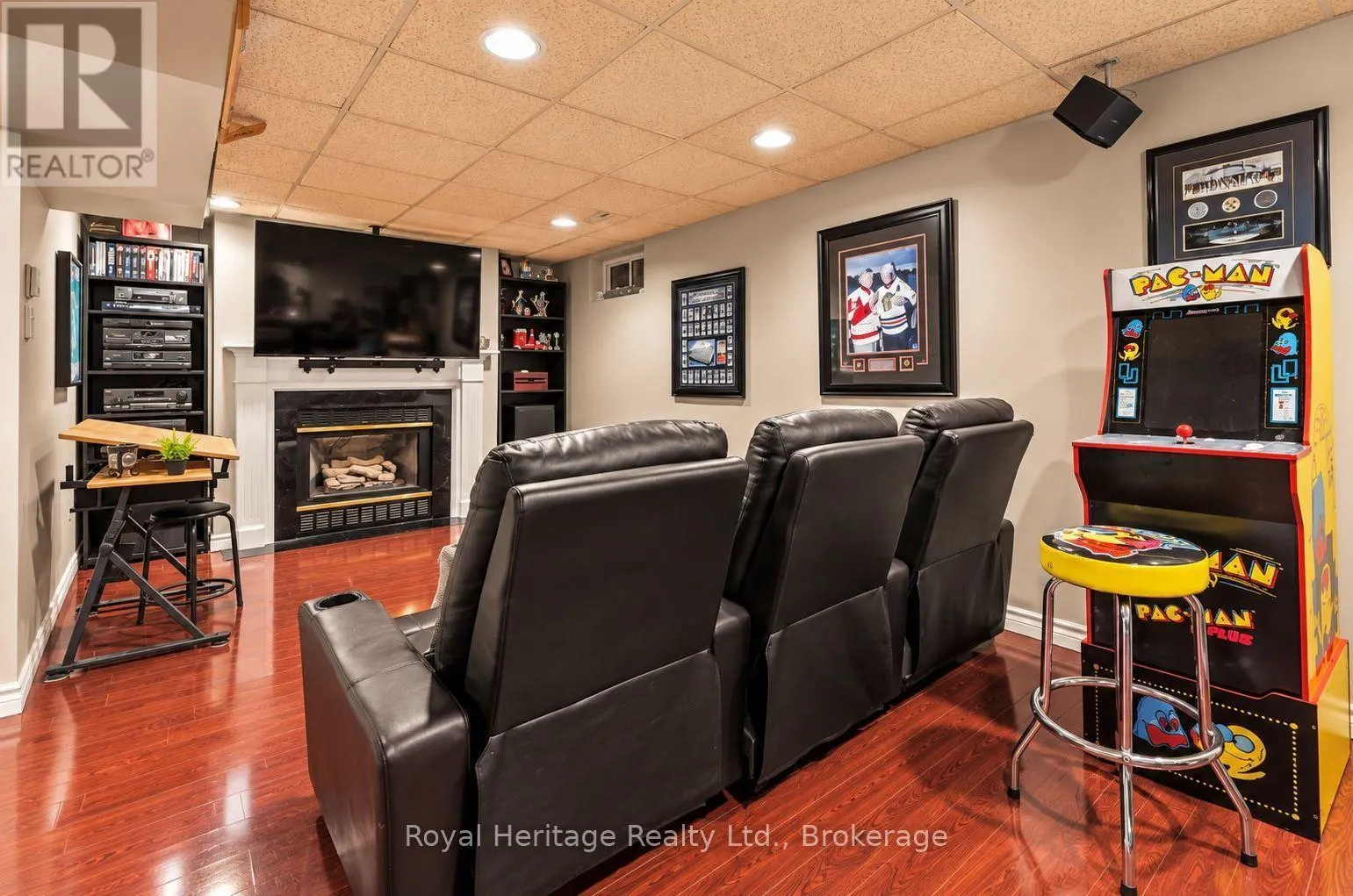 1795 BRONTE SQUARE